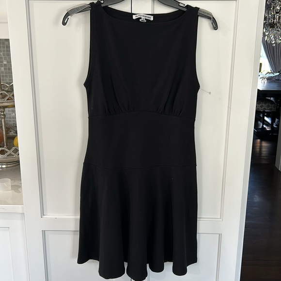 Mayve Sleeveless Knit Skater Minidress
Reformation NEW - Picture 5 of 9